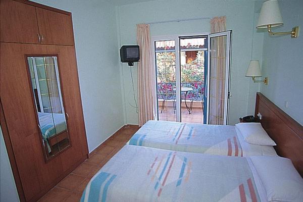 Poseidon Apartments Άγιος Γόρδιος Εξωτερικό φωτογραφία