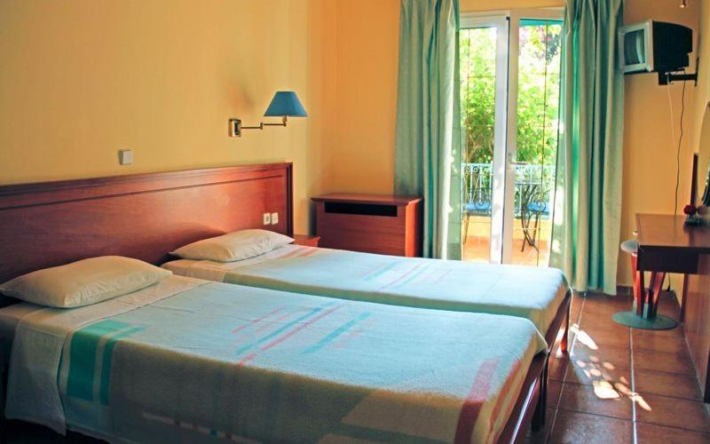 Poseidon Apartments Άγιος Γόρδιος Εξωτερικό φωτογραφία