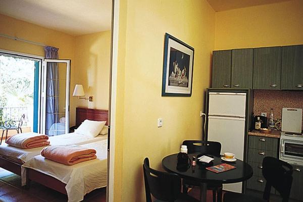 Poseidon Apartments Άγιος Γόρδιος Εξωτερικό φωτογραφία