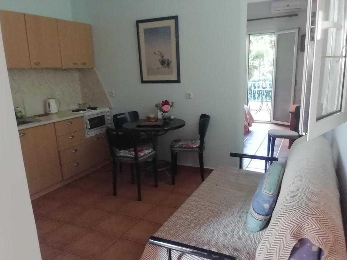 Poseidon Apartments Άγιος Γόρδιος Εξωτερικό φωτογραφία